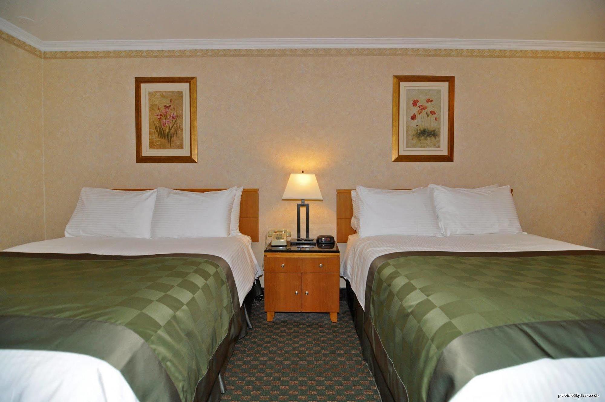 Monterey Park Inn Room photo